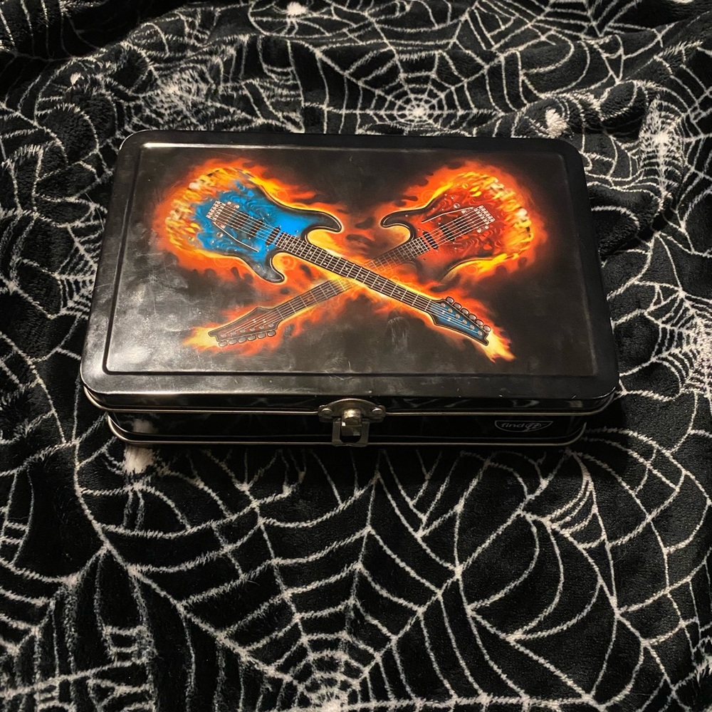 2000s metal box